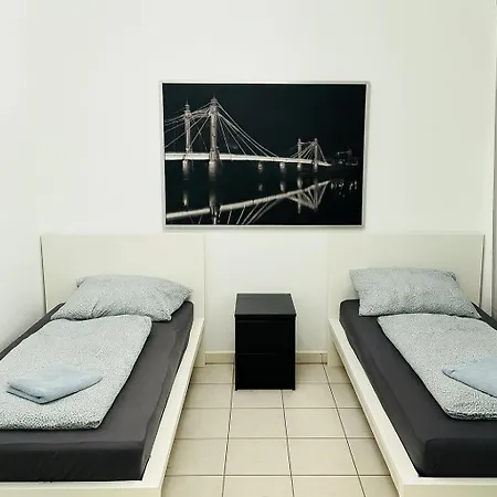 Mit 2 Separaten Zimmern Apartment *